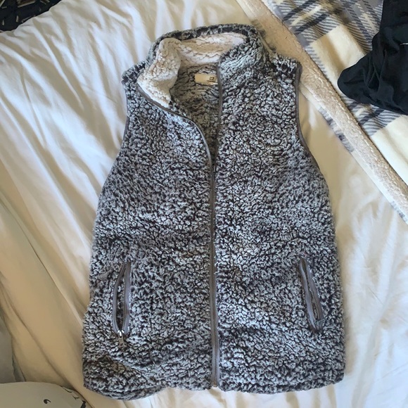 Fluffy vest - Picture 1 of 1